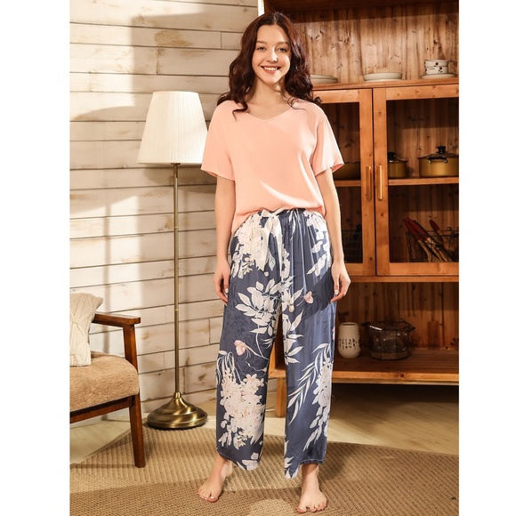 Pastel Grey & Pink Floral Pajama Set 2 Piece - Picture 4 of 7